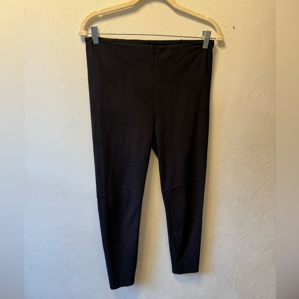 LYSSÉ Black Suede Feel Stretch Leggings Size M Pull-On Slim Fit Ankle Pants - Picture 2 of 5